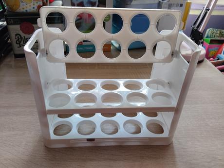 Držiak na uskladnenie vajíčok v chladničke,