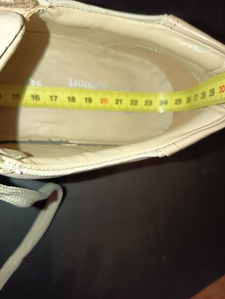 Sneakers go soft, 38