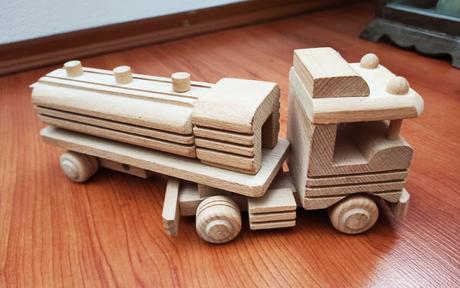 Drevený kamión, 