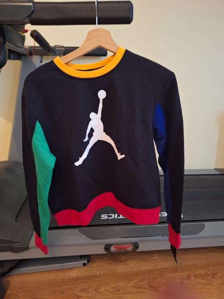 Mikina nenosená, air jordan,158