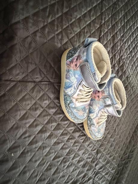 Krasne ligotave blikajuce zateplene frozen topanky, h&m,30