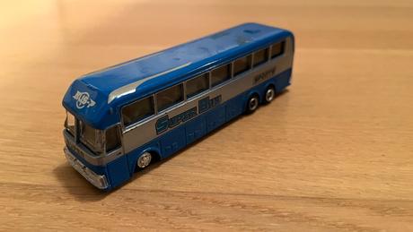 Kovový autobus so svetlom a zvukom, 