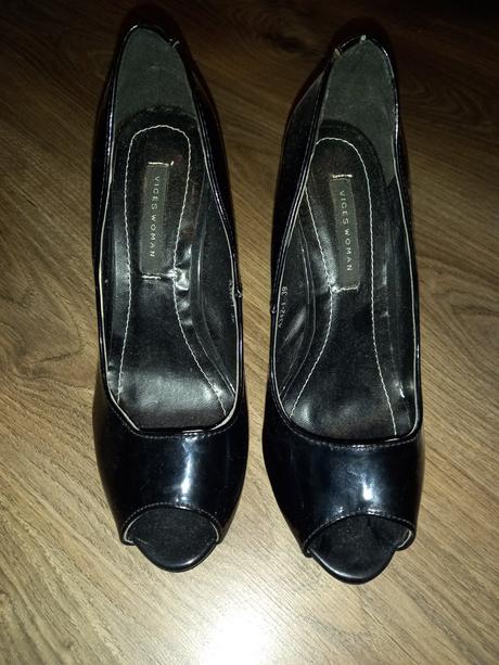 Nenosené lodičky, 39