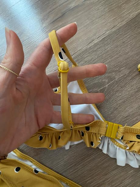 Plavky s volanmi, zara,122