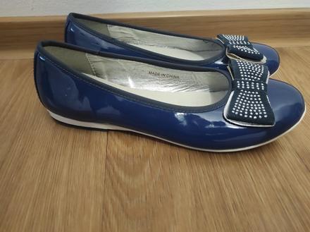 Modre lakove baleriny, 37