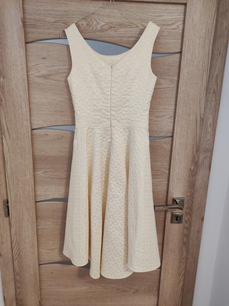 Spoločenské šaty, 36