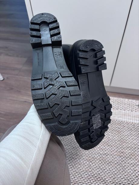 Gumaky top stav, reserved,36