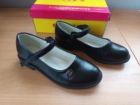 Dievčenské topánky, 31