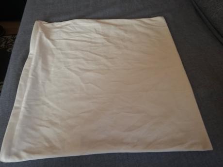 Jemný dekoračný poťah na vankúšik,