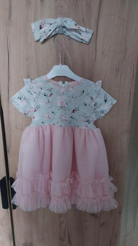 Šaty s čelenkou, 86