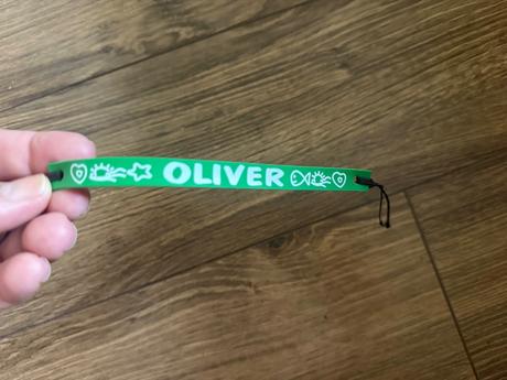 Detský silikónový náramok s menom oliver,