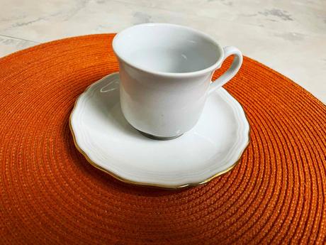 Jemná šálka na kávu s tanierikom, 