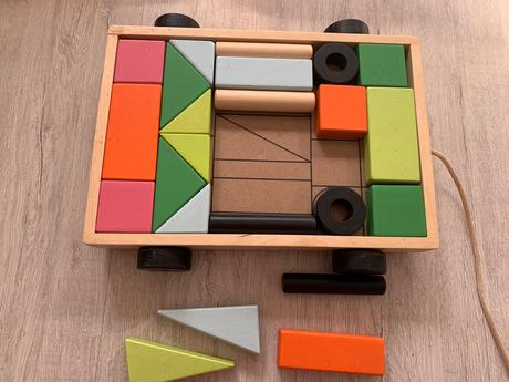 Ikea vozik s vkladackami-kockami, 