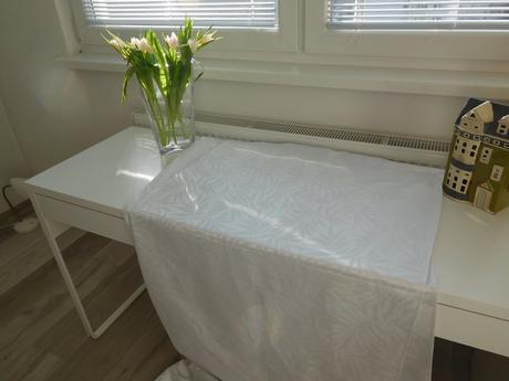 Závesy bielo perleťové vzorované, 