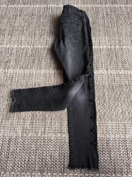 Čierne 3/4 rifle s ozdobami, 146