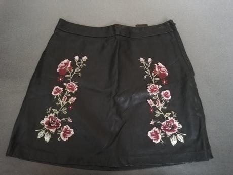 Koženková s výšivkou, m