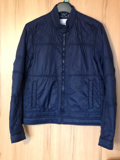 Vetrovka, reserved,s