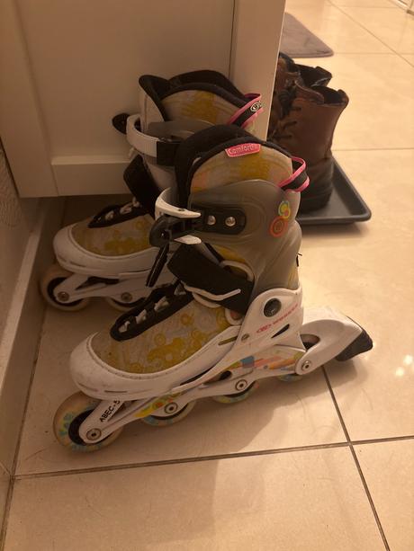 Dievčenské kolieskové svietiace korcule worker, 35