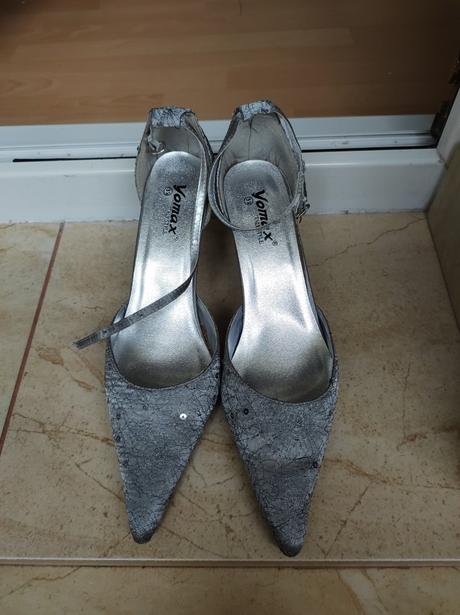 Vyšívané lodičky, 39