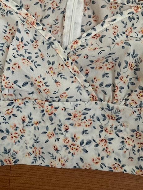 Kvetovaný crop top shein, s