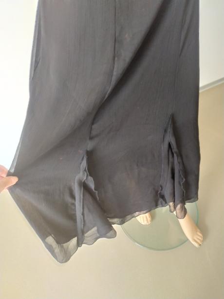 C 32    dlha  cierna sukna pre moletky nenosena, marks & spencer,xl