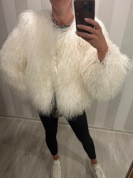 Kozuch z mongolskej ovce, s