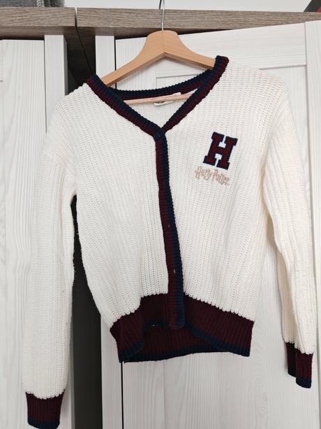 Krasny teply sveter harry potter 140/146, 146