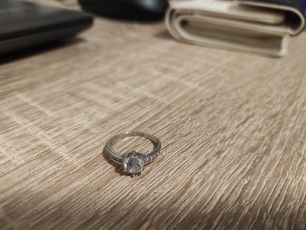 Strieborný prsteň, 