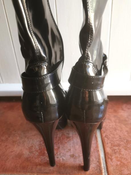 Lakované cizmy na styl latex, 39