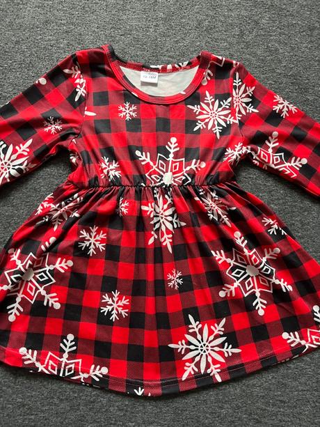 Vianočné šaty, 86