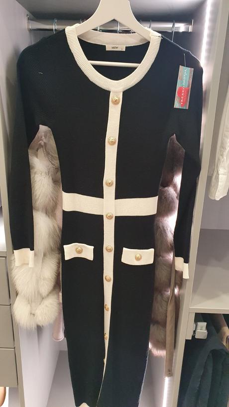 Nové svetríkové šaty,