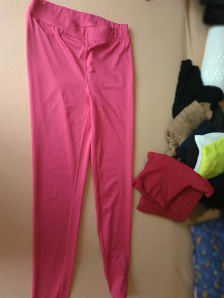 Ružové legíny- nenosené, 158