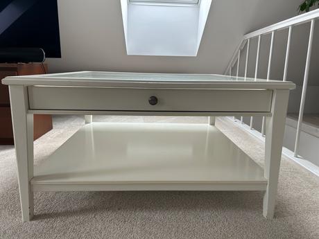 Predám biely konferenčný stolík, 