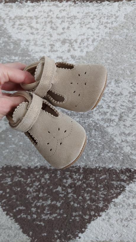 Barefoot capačky, 21