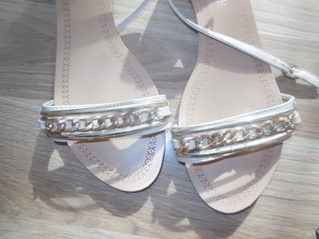 Dámske krémove sandálky so zlatou aplikáciou, 39