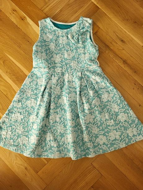 Dievcenske saty, 128