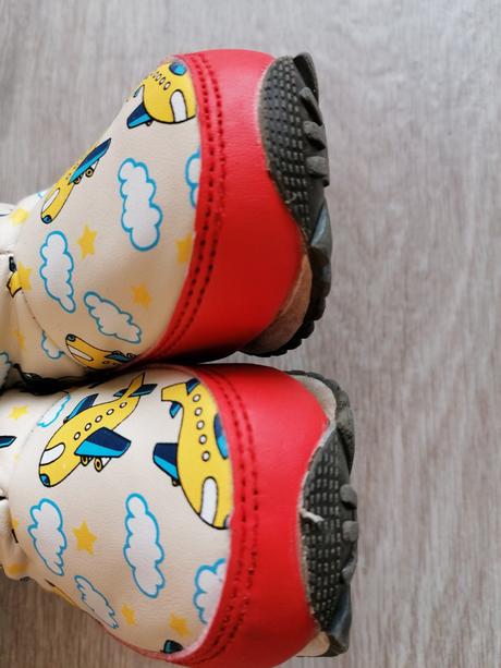 Lietadlove čižmičky, 26