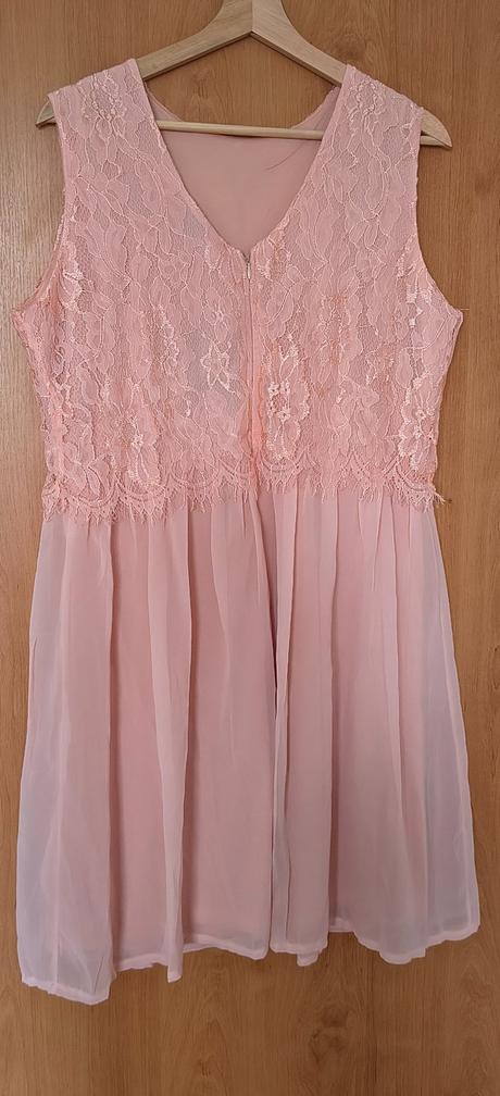 Spoločenské šaty v. 46, 46