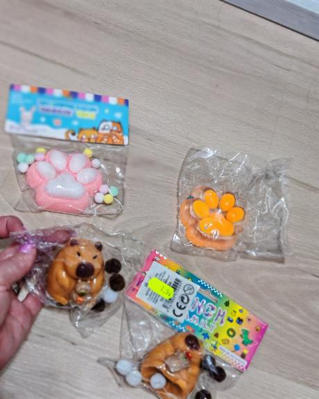 Želé hračky spolu, 