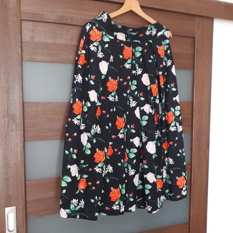 Kvetovaná sukňa, s