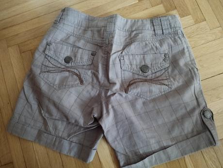 Kraťasy, 34