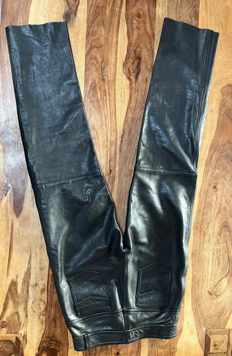 Čierne kožené nohavice, s