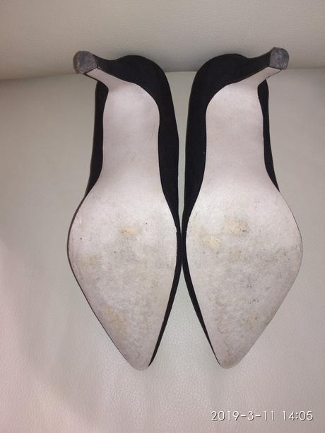 Čierne lodičky, 38