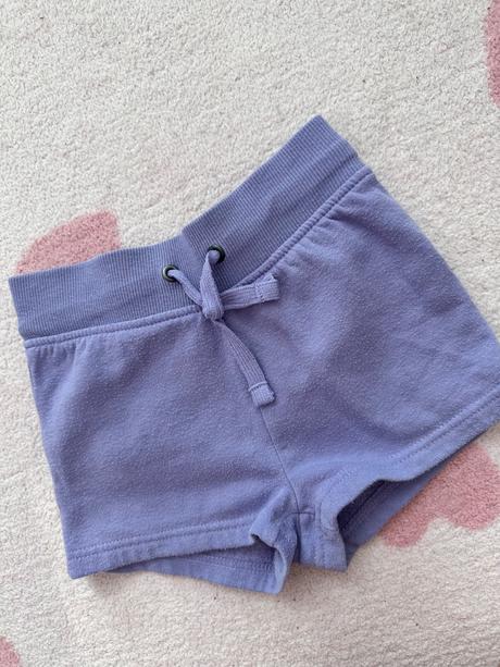 Fialove kratasky, lupilu,104