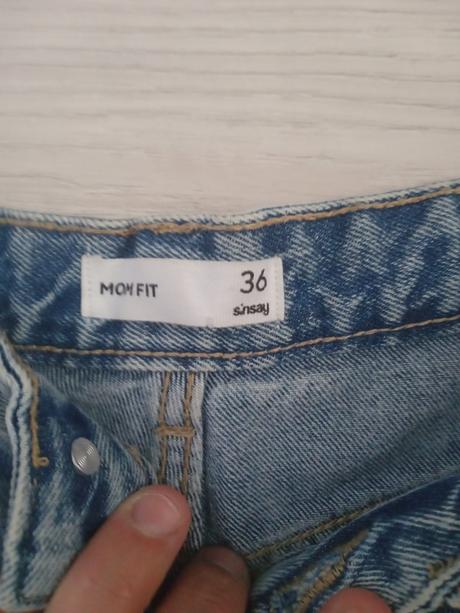 Balík oblečenia, s