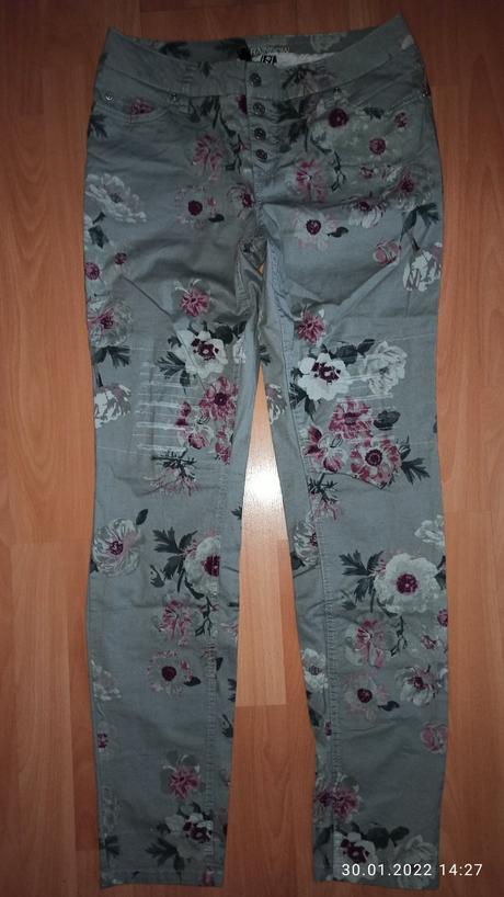 Raz oblečené, bonprix,38