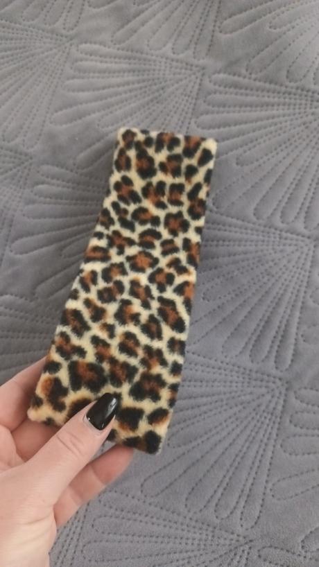 Trendy leopardia čelenka teplá,
