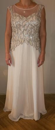 Krásne ručne vyšívané spoločenské šaty m, m