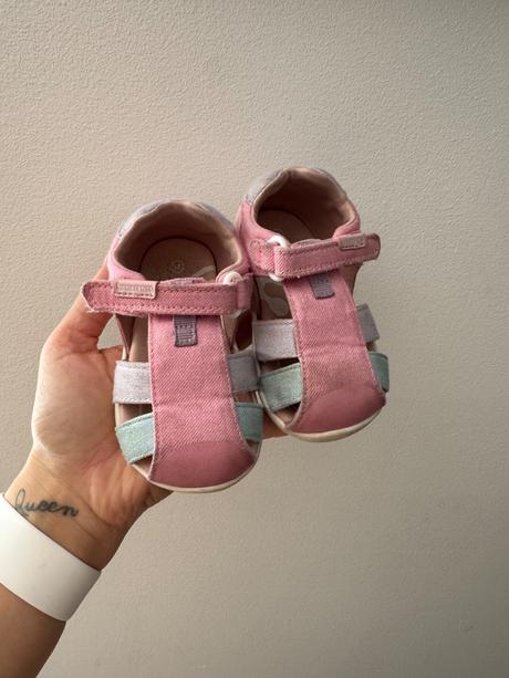 Sandálky biomecanics, 21