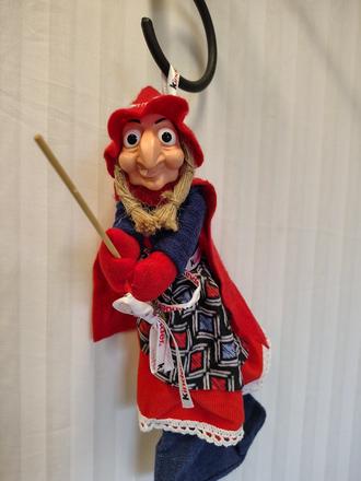 Kinder befana 2020, betta saetta, čarodejnica,